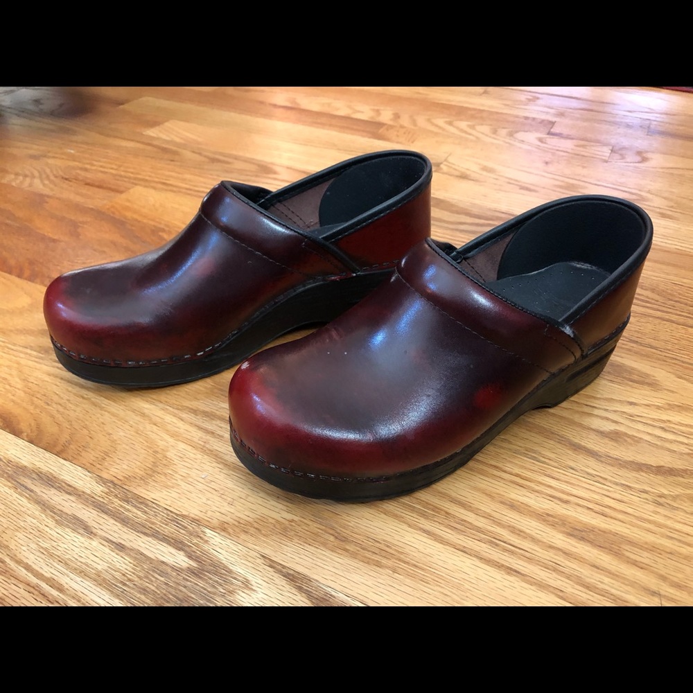 Dansko size 8 nearly new